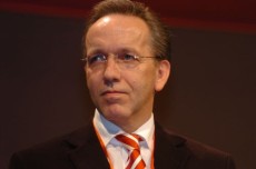 vida-Gründunkongress: Rudi Kaske wurde zum ersten vida-Vorsitzenden gewählt.